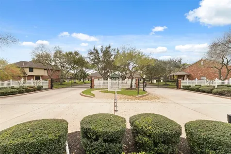 3505 Parkside Drive Pearland TX 77584