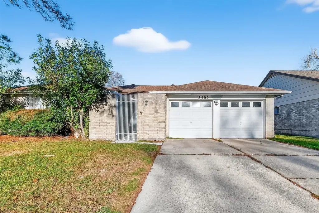 2410 Colonial Ridge Drive Friendswood TX 77546