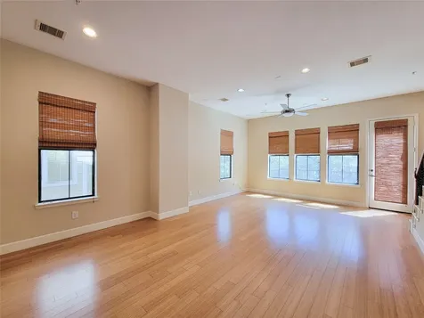 2904 Chenevert Street F Houston TX 77004