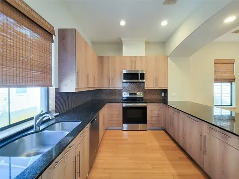 2904 Chenevert Street F Houston TX 77004