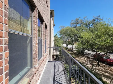 2904 Chenevert Street F Houston TX 77004