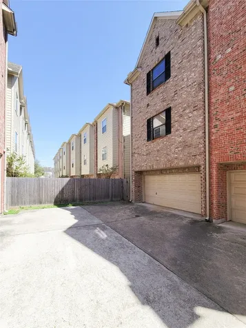 2904 Chenevert Street F Houston TX 77004