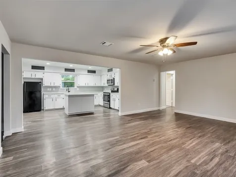1905 County Road 235 Alvin TX 77511