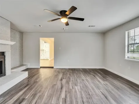 1905 County Road 235 Alvin TX 77511