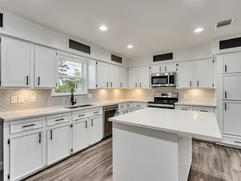 1905 County Road 235 Alvin TX 77511