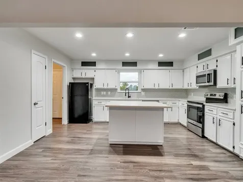1905 County Road 235 Alvin TX 77511