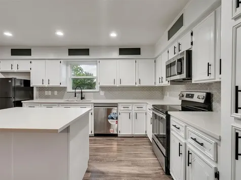 1905 County Road 235 Alvin TX 77511