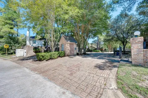 16800 Sugar Pine Drive G59 Houston TX 77090