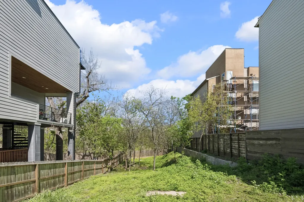 4510 Cornish B Street Houston TX 77007