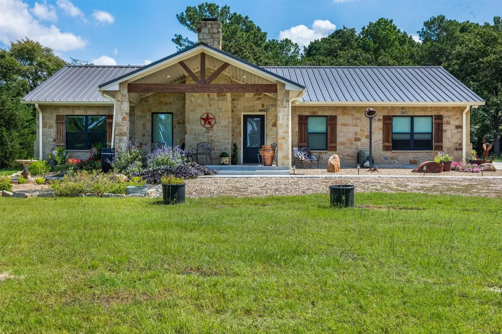 14706 Highway 90 N Bedias TX 77831
