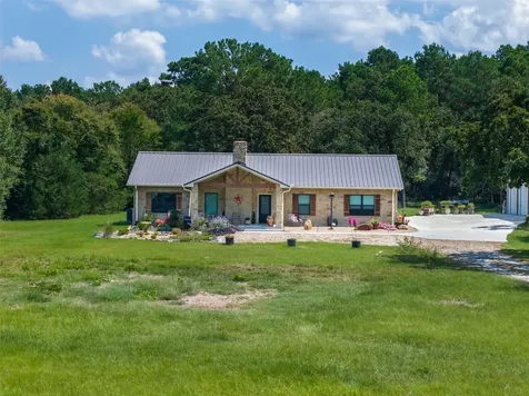 14706 Highway 90 N Bedias TX 77831
