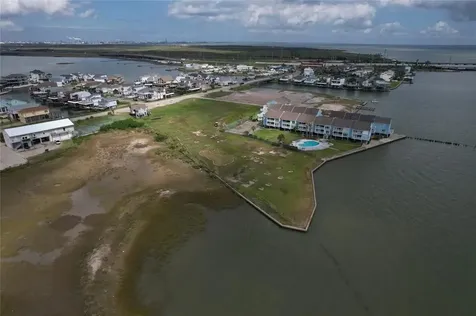 665 Tiki Drive 412 Galveston TX 77554