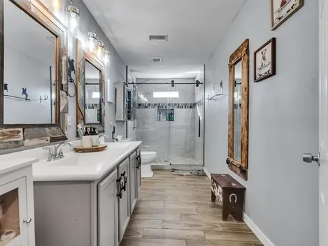 1414 County Road 3550 Cleveland TX 77327
