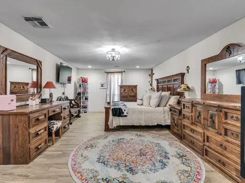 1414 County Road 3550 Cleveland TX 77327