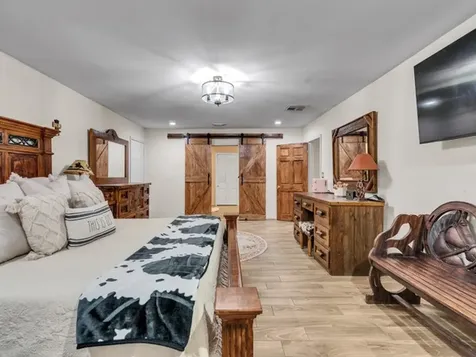1414 County Road 3550 Cleveland TX 77327