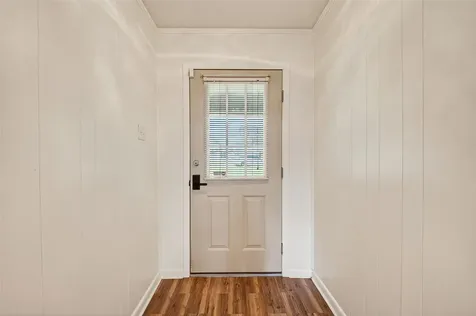 210 Woodhaven Street Highlands TX 77562