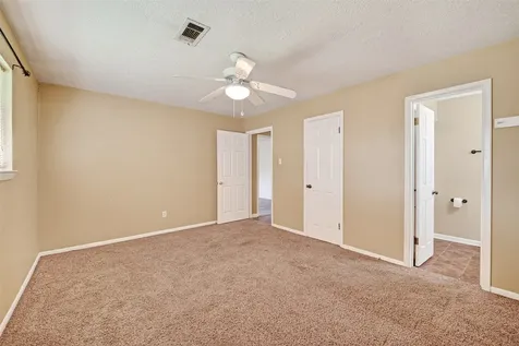 210 Woodhaven Street Highlands TX 77562