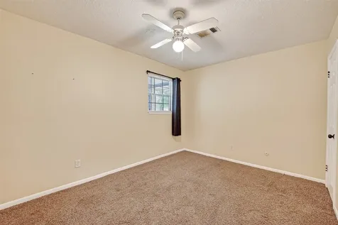 210 Woodhaven Street Highlands TX 77562