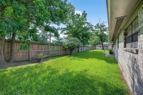210 Woodhaven Street Highlands TX 77562