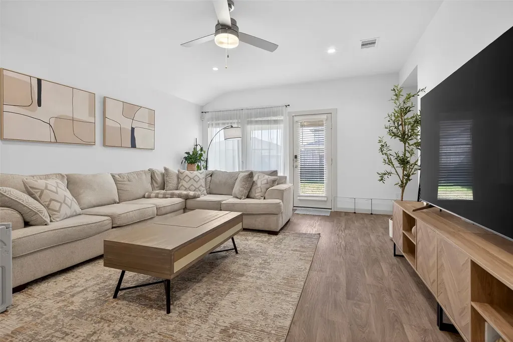 12812 Tokenhouse Lane Houston TX 77047