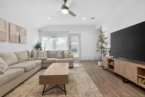 12812 Tokenhouse Lane Houston TX 77047