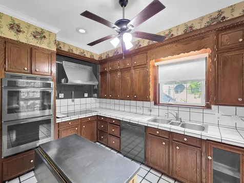 1800 S Magnolia Street Woodville TX 75979