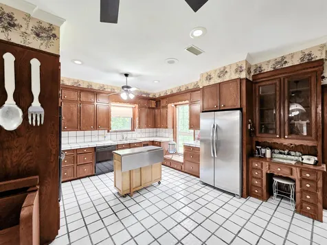 1800 S Magnolia Street Woodville TX 75979