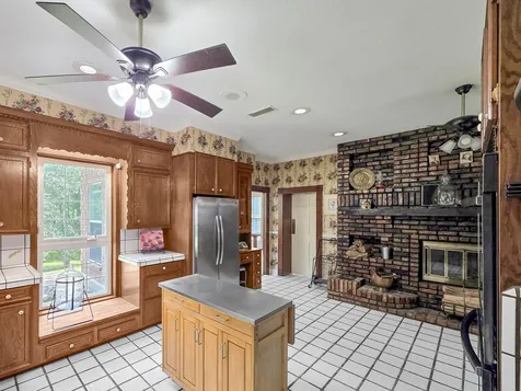 1800 S Magnolia Street Woodville TX 75979