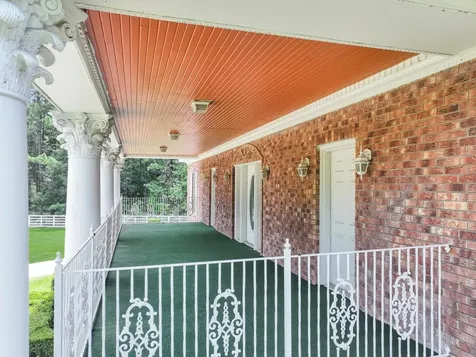 1800 S Magnolia Street Woodville TX 75979