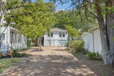 206 N Rusk Fayetteville TX 78940