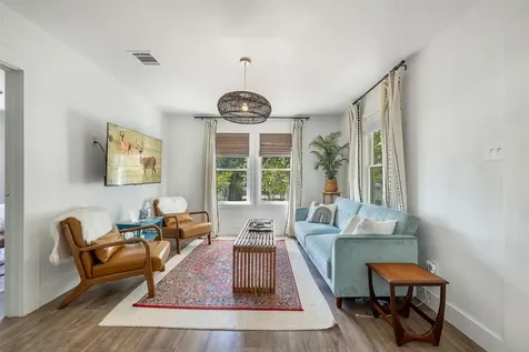 206 N Rusk Fayetteville TX 78940