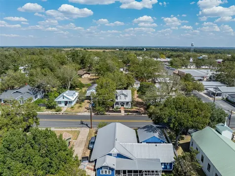 206 N Rusk Fayetteville TX 78940