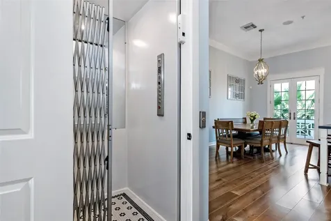 1830 Seaside Drive Galveston TX 77550