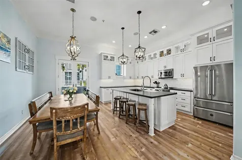 1830 Seaside Drive Galveston TX 77550