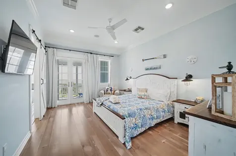 1830 Seaside Drive Galveston TX 77550