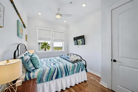 1830 Seaside Drive Galveston TX 77550