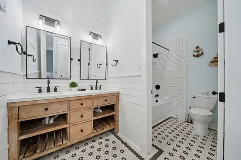 1830 Seaside Drive Galveston TX 77550