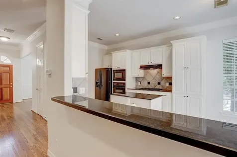 2822 Briarhurst Park Houston TX 77057