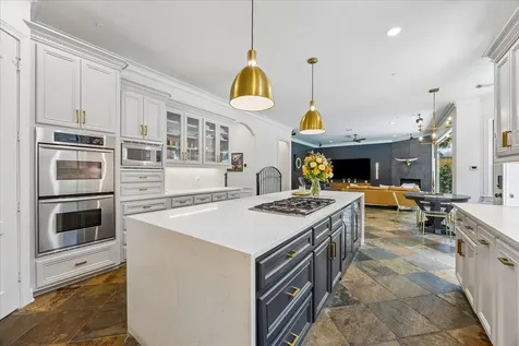 5413 Evergreen Street Bellaire TX 77401