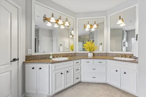 5413 Evergreen Street Bellaire TX 77401