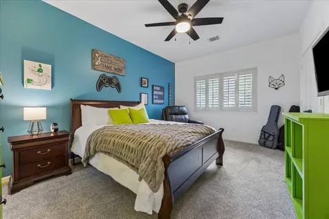 5413 Evergreen Street Bellaire TX 77401
