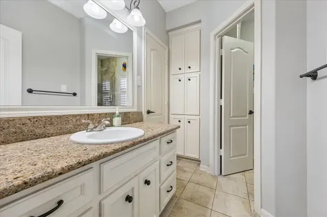 5413 Evergreen Street Bellaire TX 77401