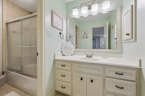 5413 Evergreen Street Bellaire TX 77401