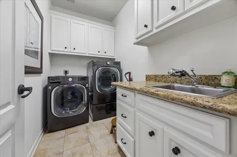 5413 Evergreen Street Bellaire TX 77401