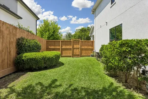 5413 Evergreen Street Bellaire TX 77401