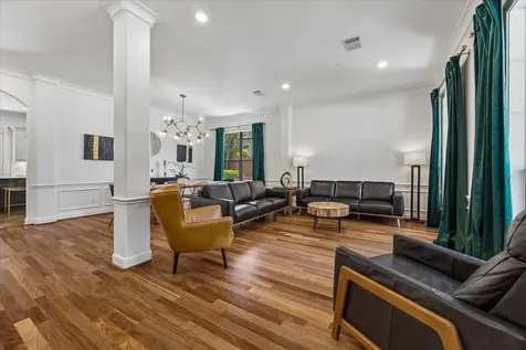 5413 Evergreen Street Bellaire TX 77401