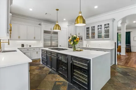 5413 Evergreen Street Bellaire TX 77401