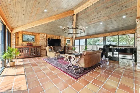 1226 County Road 45 Angleton TX 77515