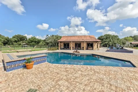 1226 County Road 45 Angleton TX 77515
