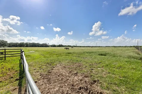 1226 County Road 45 Angleton TX 77515